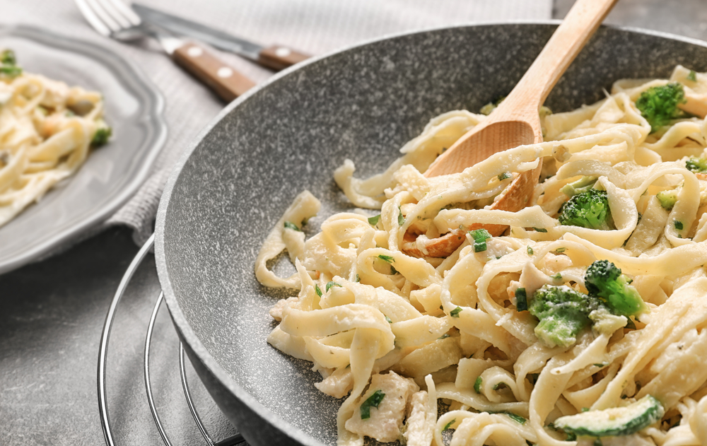 Easy Crockpot Chicken and Noodles