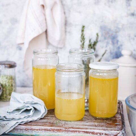 Easy Crockpot Chicken Stock